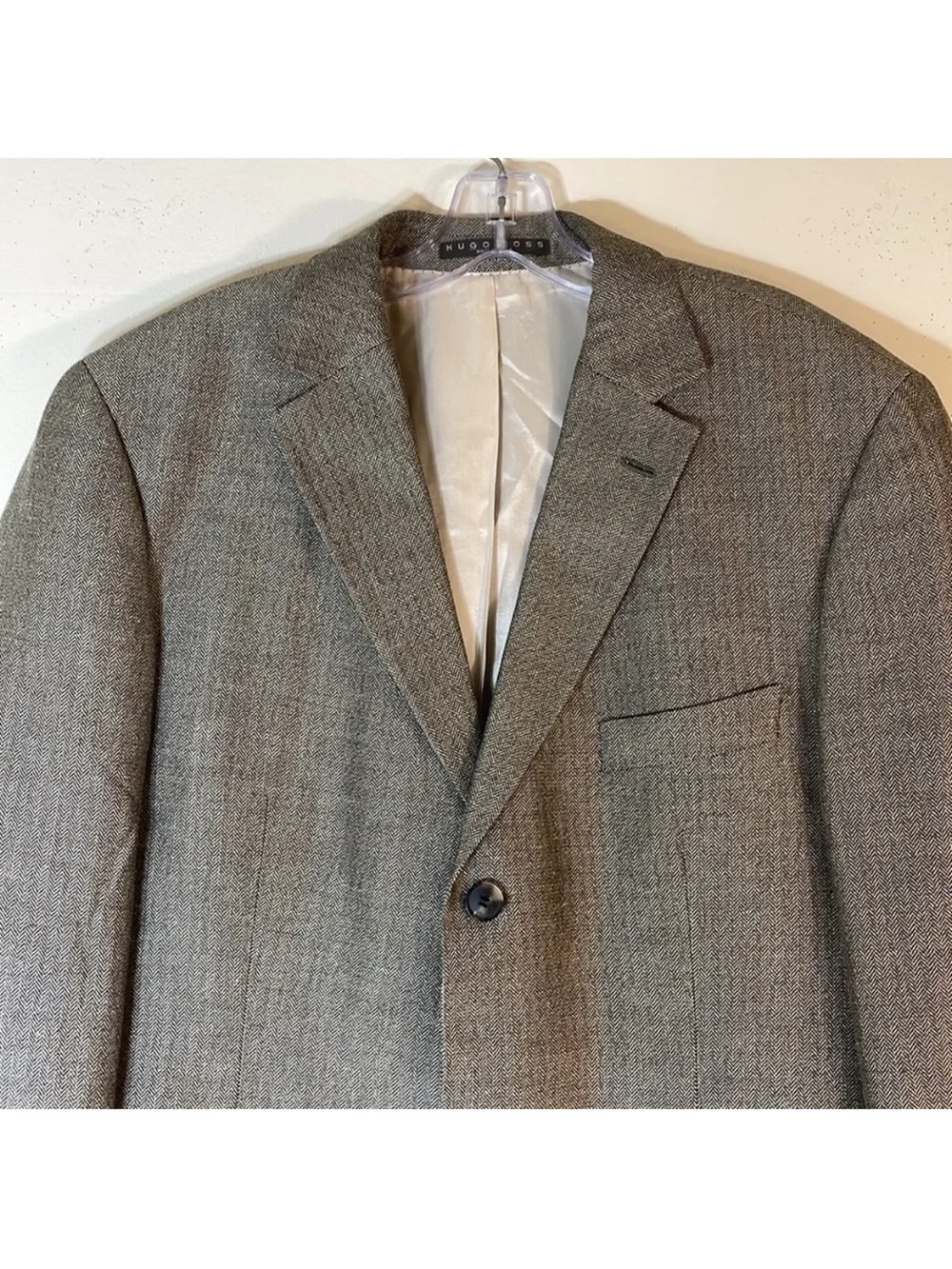 HUGO BOSS Wool Linen Herringbone Blazer.  Men’s 42L.